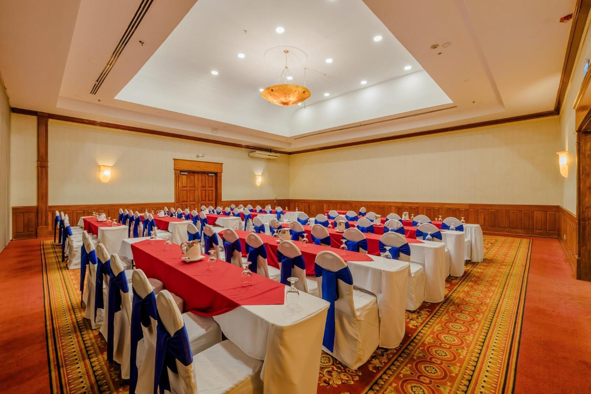 Holiday Inn Convention Center By Ihg Манагуа Экстерьер фото